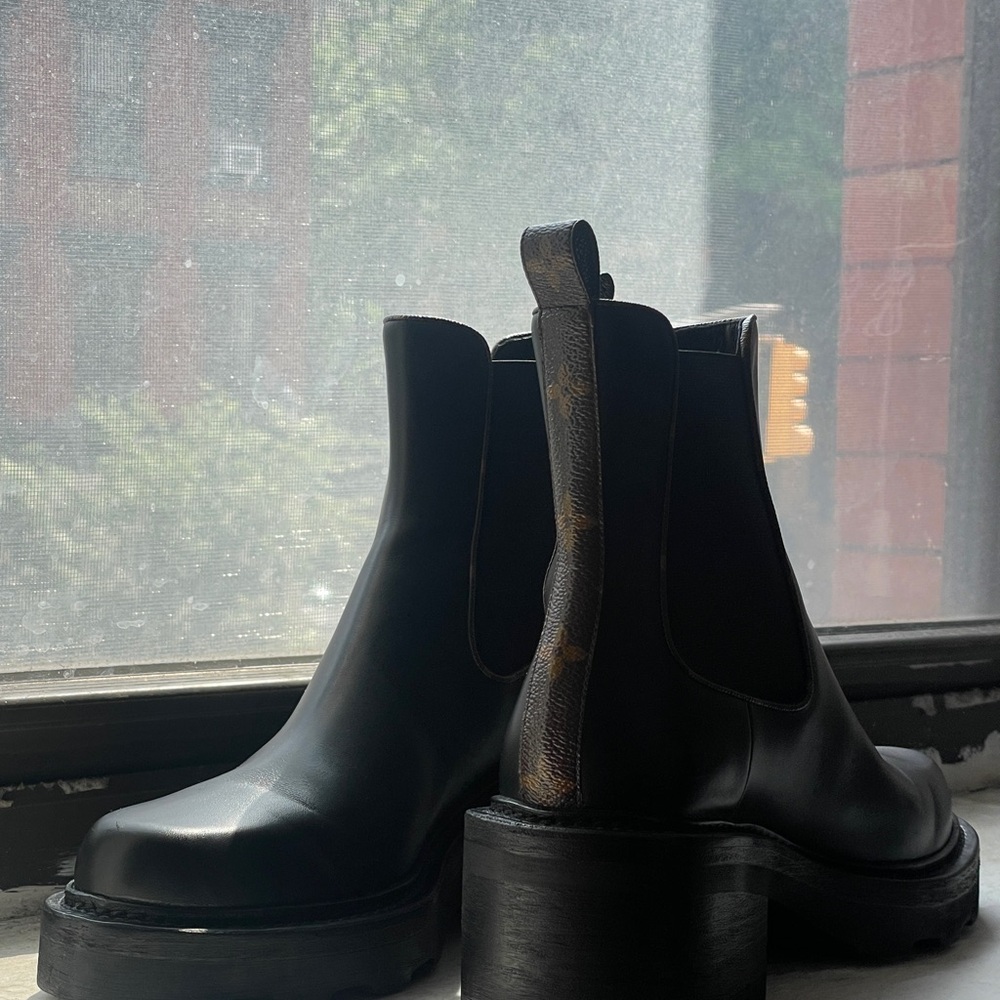 Louis Vuitton Beaubourg Chelsea Boots